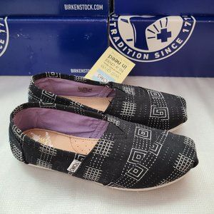 NWT TOMS Shoes